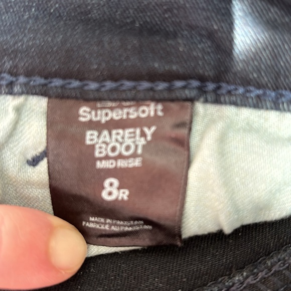 Express women’s super soft barely boot mid rise jeans - Picture 3 of 4